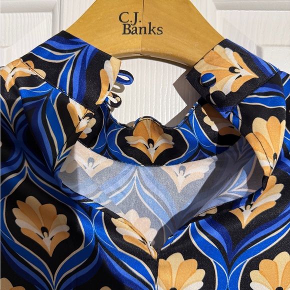 Vibrant Blue and Yellow Boxy Blouse with Mandarin Collar - Picture 10 of 11